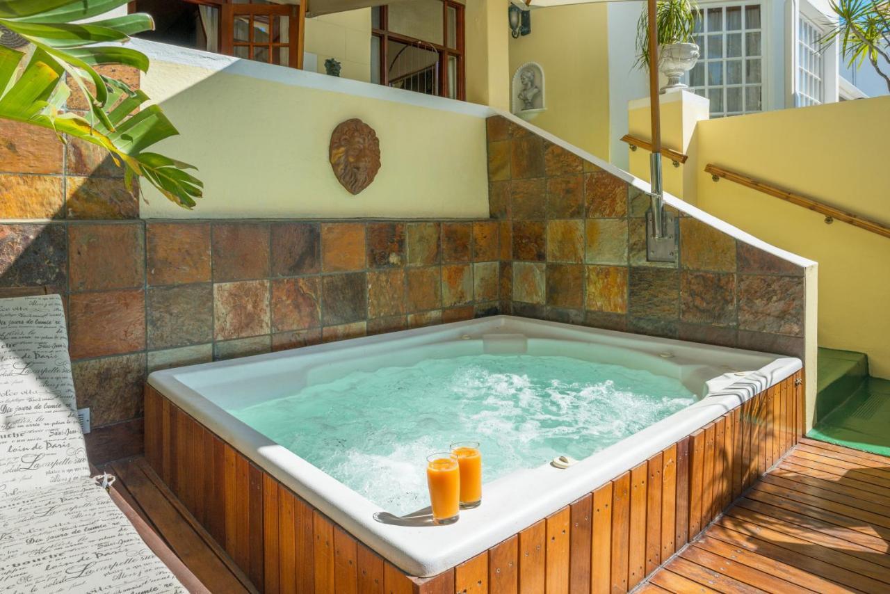 Stadium Guest House เคปทาวน์ ภายนอก รูปภาพ